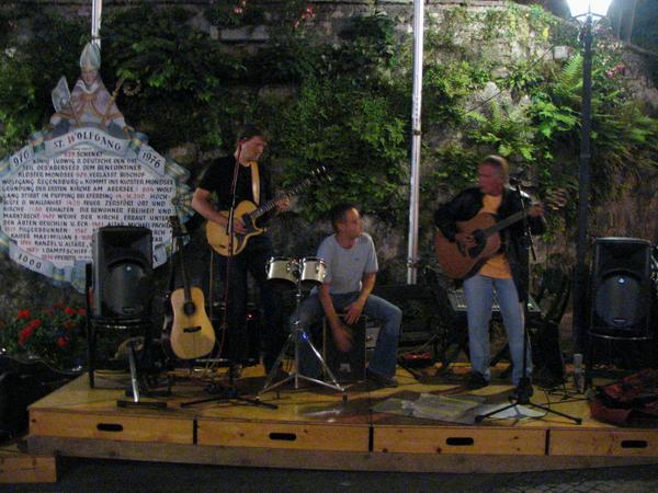 Music on the marketplace
3 different bands are playing at the celebration on the market place. Here the “Music Rebels“.