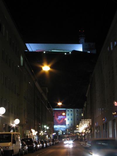 Museum of Modernity: direktly over from IL Sole
With the Mönschsberg elevator you reach directly outside of oldtown to the Museum of Modernity at  Mönchsberg. Directly near the entrance to the elevator is the italian restaurant IL Sole.