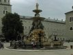 Panoramabild: Residenzplatz in Salzburg mit Salzburger Dom